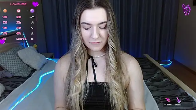 Smi1eF1ower online show from February 2026 06:06:02 PM