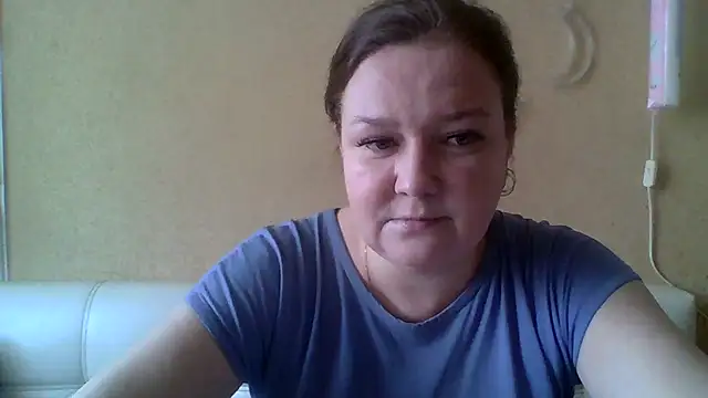 Snapshot of LubovBloom chatting on February 2026 07:29:02 AM LubovBloom online show from February 2026 07:29:02 AM