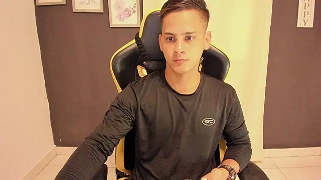 sexy andres01 online show from July 2026 01:43:02 PM