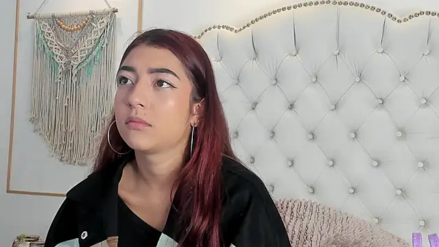 Sara funy online show from May 2026 11:41:02 AM