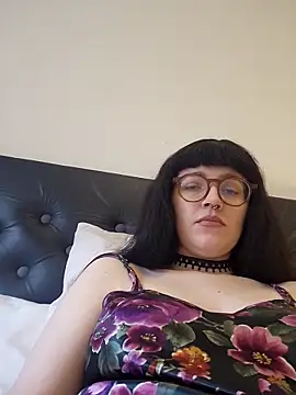 Mommynatrix online show from March 2026 04:08:01 PM