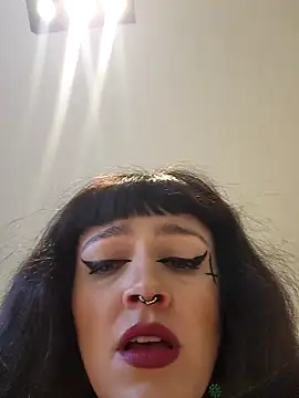 Mommynatrix online show from April 2026 06:21:01 PM