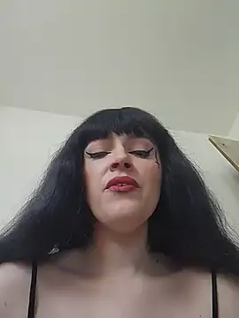 Snapshot of Mommynatrix chatting on June 2026 05:00:01 PM Mommynatrix online show from June 2026 05:00:01 PM