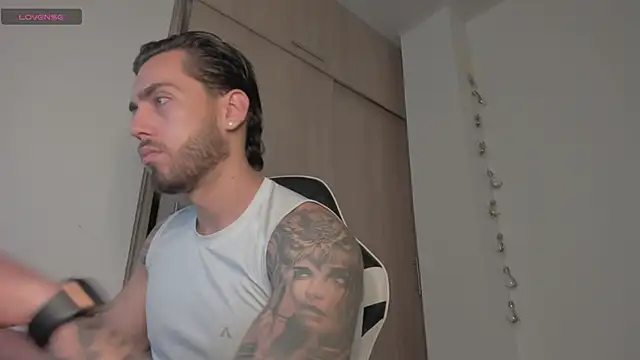 Axel  Blaze online show from April 2026 12:33:01 PM