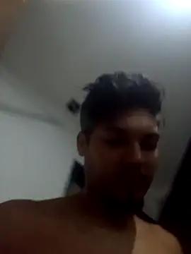 Snapshot of Oliverzs98 chatting on February 2026 06:28:01 PM Oliverzs98 online show from February 2026 06:28:01 PM