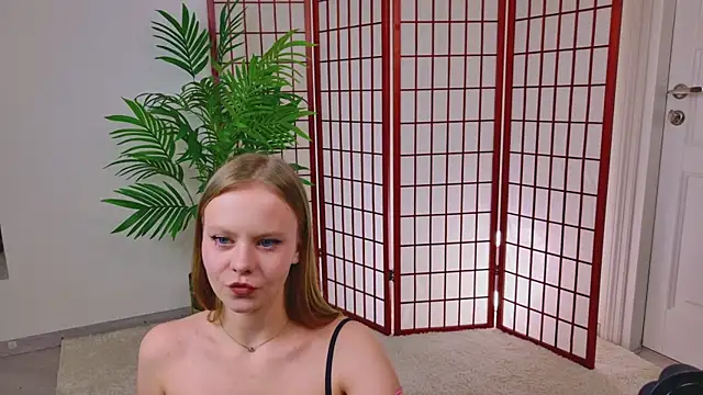 Sophie Peach  online show from March 2026 02:54:02 PM