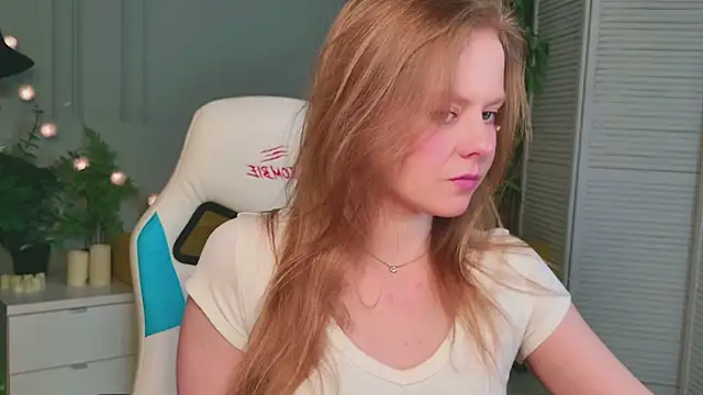Sophie Peach  online show from April 2026 02:14:02 PM
