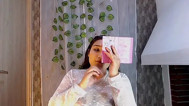 anyela donecm online show from April 2026 07:31:02 PM