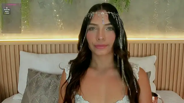 Lia Montclair online show from June 2026 12:20:02 PM