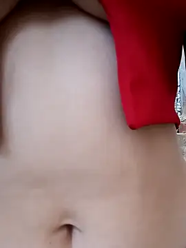 Snapshot of yuliitza4 chatting on April 2026 02:01:02 PM yuliitza4 online show from April 2026 02:01:02 PM