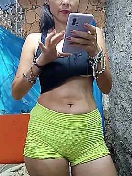 yuliitza4 online show from June 2026 02:12:02 PM
