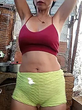 yuliitza4 online show from June 2026 09:57:01 PM