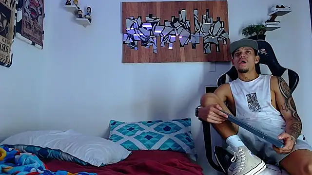 AdamsDvi online show from April 2026 12:13:01 AM