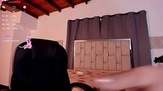 zafiro ziz online show from March 2026 02:44:01 PM