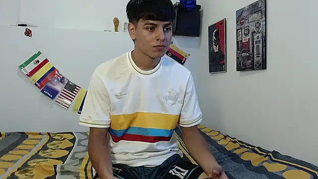 Logan Jhonson19 online show from June 2026 11:43:01 PM