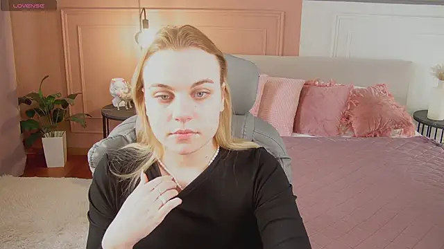 Glow Margo online show from April 2026 01:11:02 AM