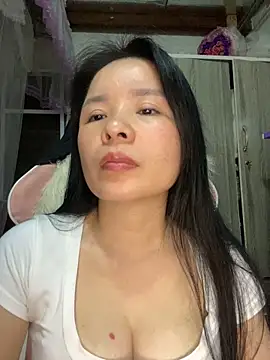 Ivy Trix2 online show from March 2026 01:03:02 PM