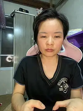 Ivy Trix2 online show from May 2026 01:56:01 AM