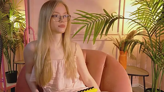 Dear Tessa online show from April 2026 03:11:01 PM