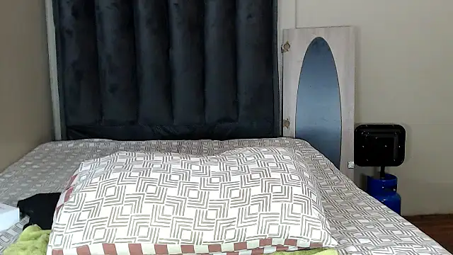 Snapshot of LexyDiana chatting on April 2026 06:13:01 AM LexyDiana online show from April 2026 06:13:01 AM