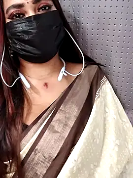 Cutie Nila online show from July 2026 06:47:02 AM
