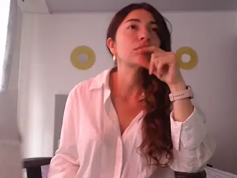 Julietaamado online show from May 2026 03:43:01 PM