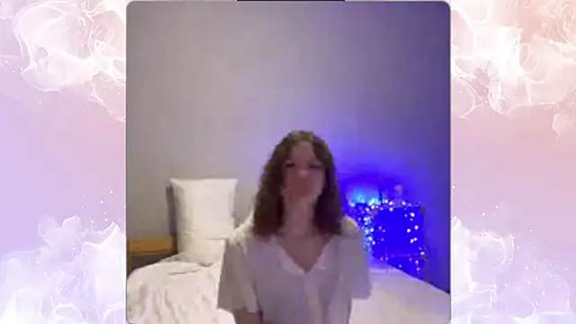 Snapshot of AliveCute chatting on April 2026 06:04:02 PM AliveCute online show from April 2026 06:04:02 PM