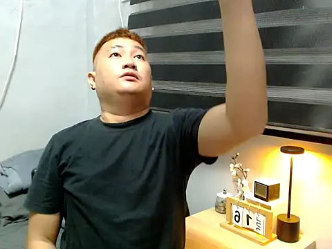 Bigdaddybear888 online show from July 2026 12:00:02 PM