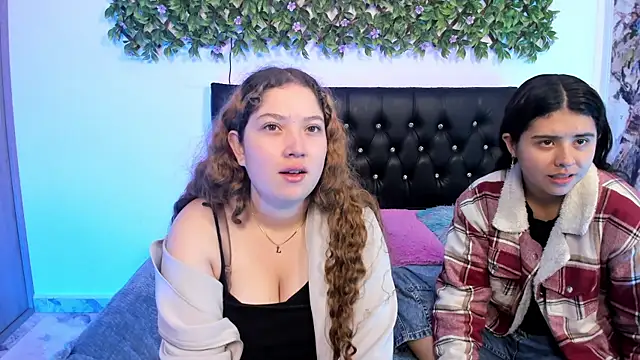 valeria and zoe online show from May 2026 02:03:02 PM