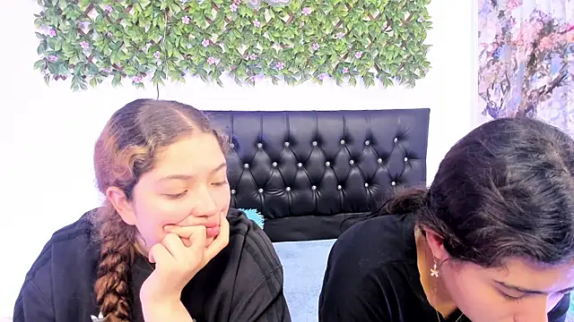 valeria and zoe online show from May 2026 02:24:02 PM