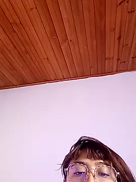 Snapshot of KarenT_xxx chatting on March 2026 11:27:02 AM KarenT xxx online show from March 2026 11:27:02 AM