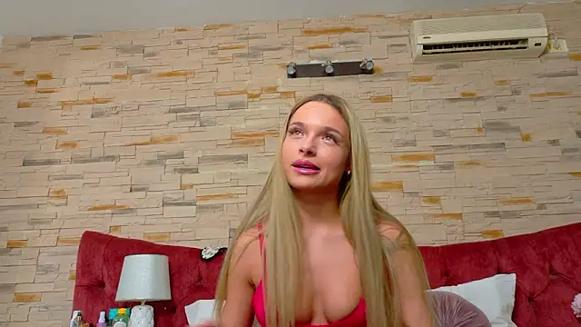 LannaSkyy online show from March 2026 07:42:01 PM