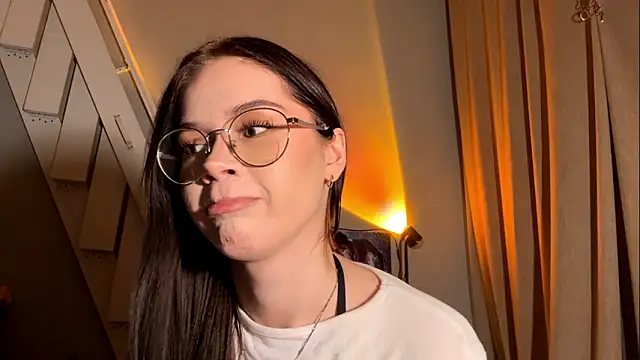 Snapshot of DebraSchneider chatting on March 2026 04:42:01 PM DebraSchneider online show from March 2026 04:42:01 PM