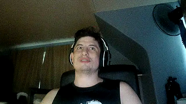 Alexdahbard online show from February 2026 12:09:01 AM