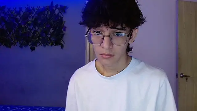 Snapshot of noah_millerx chatting on March 2026 12:07:02 AM noah millerx online show from March 2026 12:07:02 AM