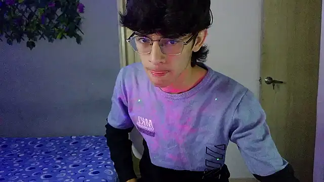 Snapshot of noah_millerx chatting on March 2026 04:29:01 AM noah millerx online show from March 2026 04:29:01 AM