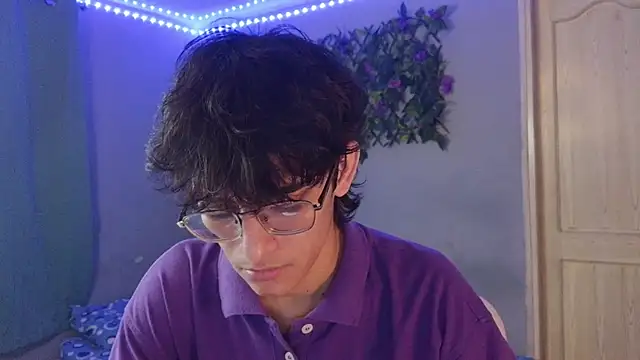 Snapshot of noah_millerx chatting on March 2026 05:54:02 AM noah millerx online show from March 2026 05:54:02 AM