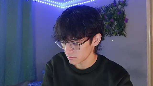 Snapshot of noah_millerx chatting on March 2026 03:32:02 AM noah millerx online show from March 2026 03:32:02 AM