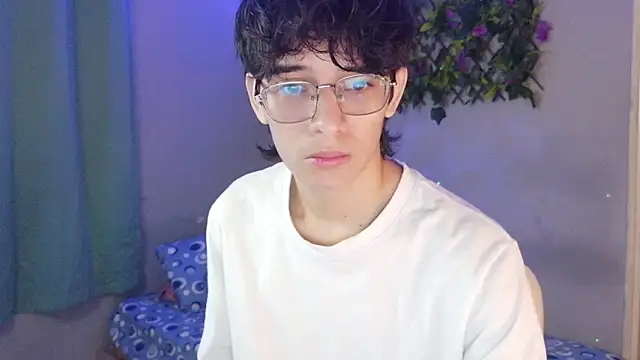 Snapshot of noah_millerx chatting on March 2026 04:39:01 AM noah millerx online show from March 2026 04:39:01 AM