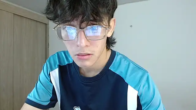 Snapshot of noah_millerx chatting on June 2026 10:12:02 PM noah millerx online show from June 2026 10:12:02 PM