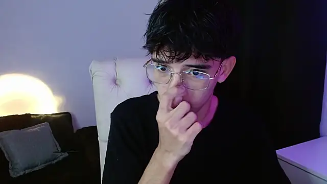 Snapshot of noah_millerx chatting on July 2026 09:10:01 PM noah millerx online show from July 2026 09:10:01 PM