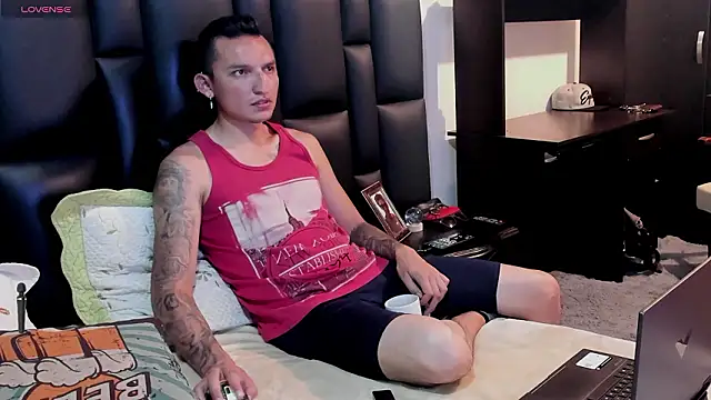 Snapshot of Mike_Waters chatting on March 2026 09:44:02 PM Mike Waters online show from March 2026 09:44:02 PM