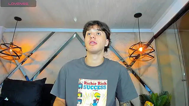 EXCLUSIVE8 online show from April 2026 04:02:02 AM