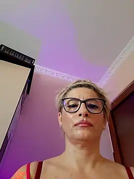LunaBlaise online show from April 2026 11:42:02 AM
