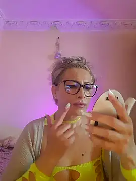 LunaBlaise online show from May 2026 07:37:01 AM