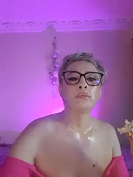 LunaBlaise online show from May 2026 06:43:01 AM