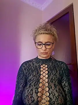 LunaBlaise online show from May 2026 06:21:03 AM