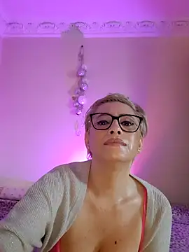 LunaBlaise online show from May 2026 05:25:02 AM