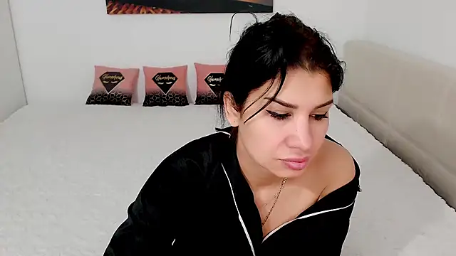 NickyHotXO online show from April 2026 04:23:02 AM