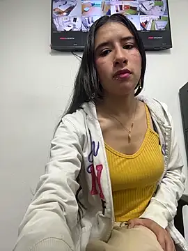 LilyRossi  online show from May 2026 01:07:01 PM